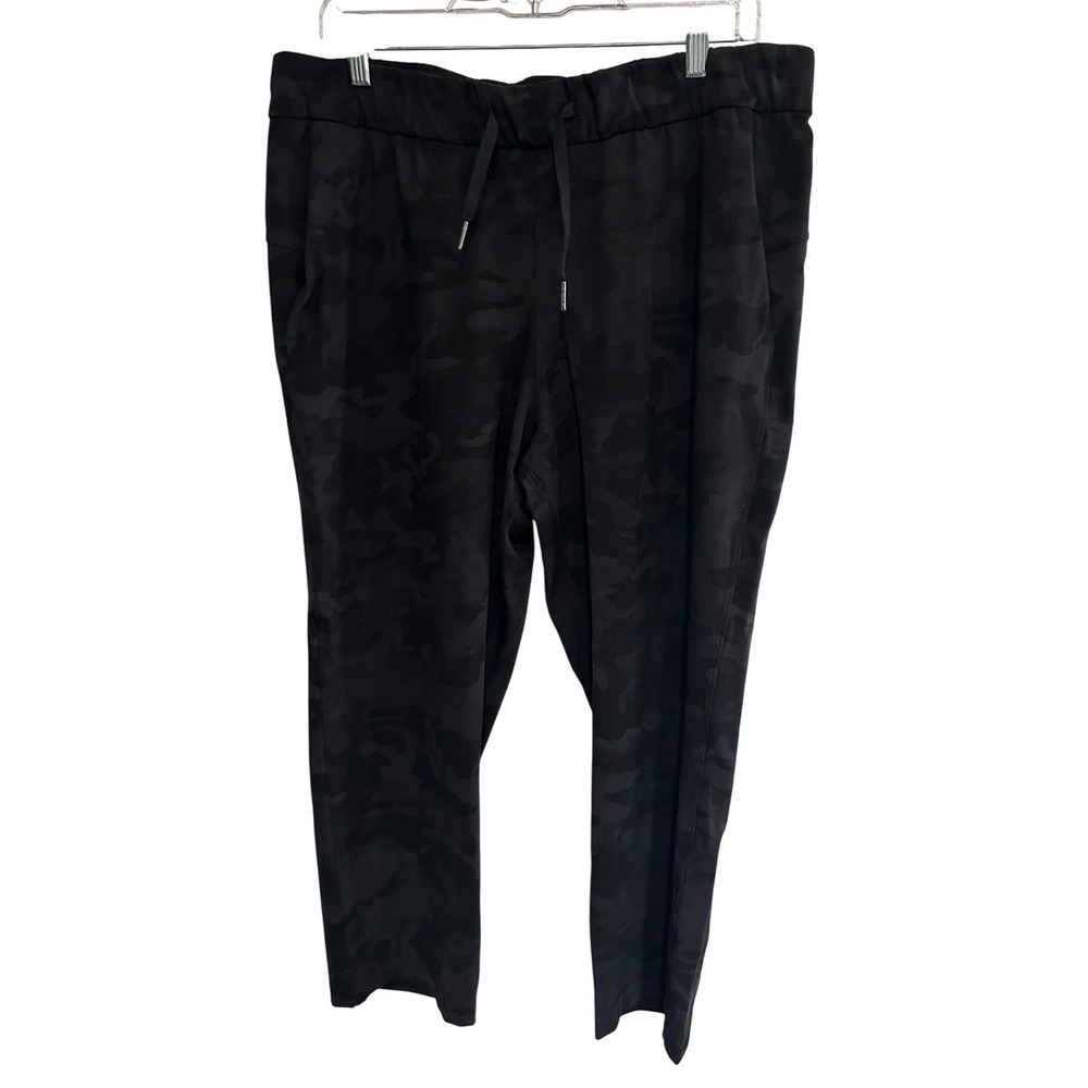 Lululemon On the Fly 7/8 Pant 12 Heritage 365 Camo Deep Coal Multi Luxtreme